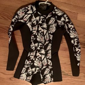 Billabong 2mm shortie wetsuit, never worn